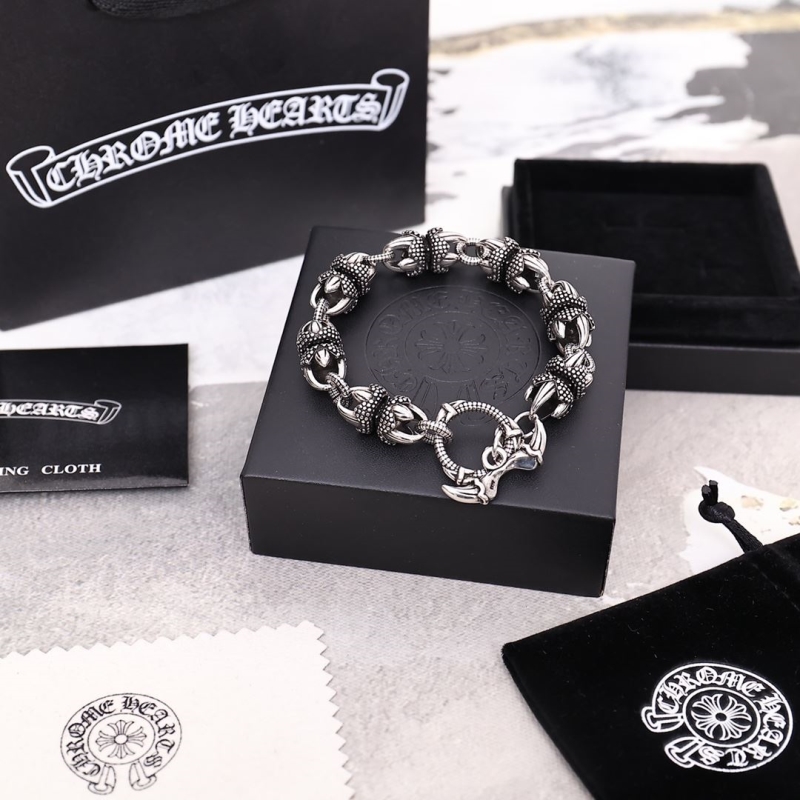 Ch**me He**ts necklaces